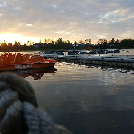 Centrum Wypoczynkowo-Konferencyjne Zacisze Złotów Bagian luar foto