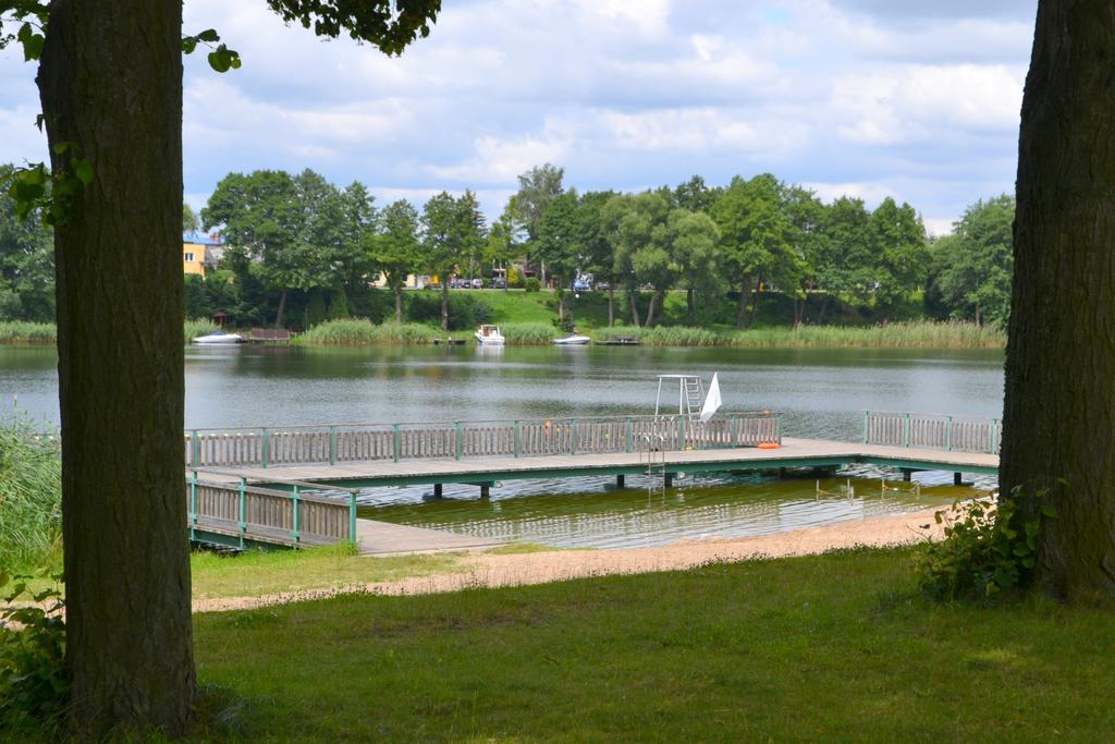 Centrum Wypoczynkowo-Konferencyjne Zacisze Złotów Bagian luar foto