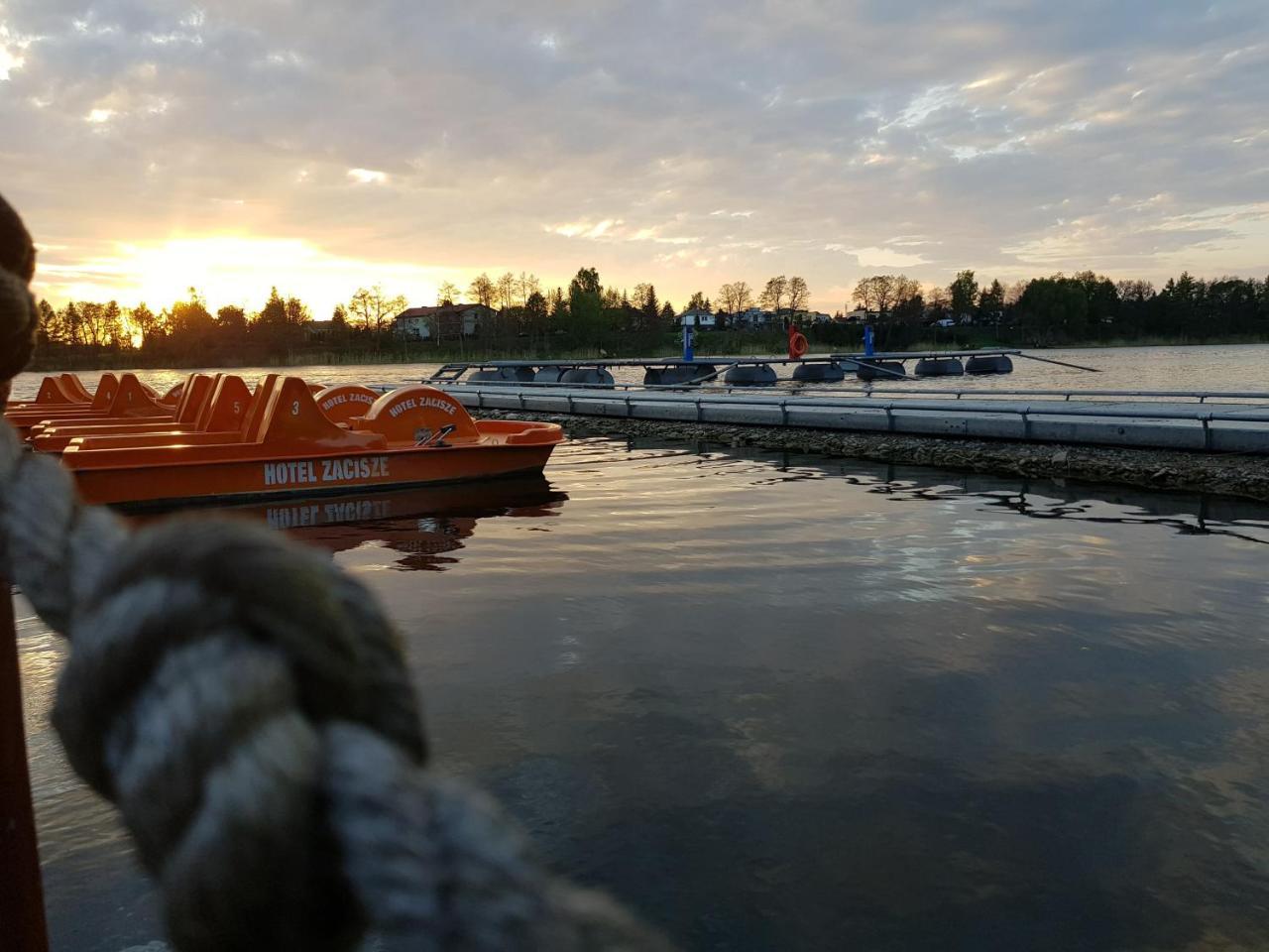 Centrum Wypoczynkowo-Konferencyjne Zacisze Złotów Bagian luar foto